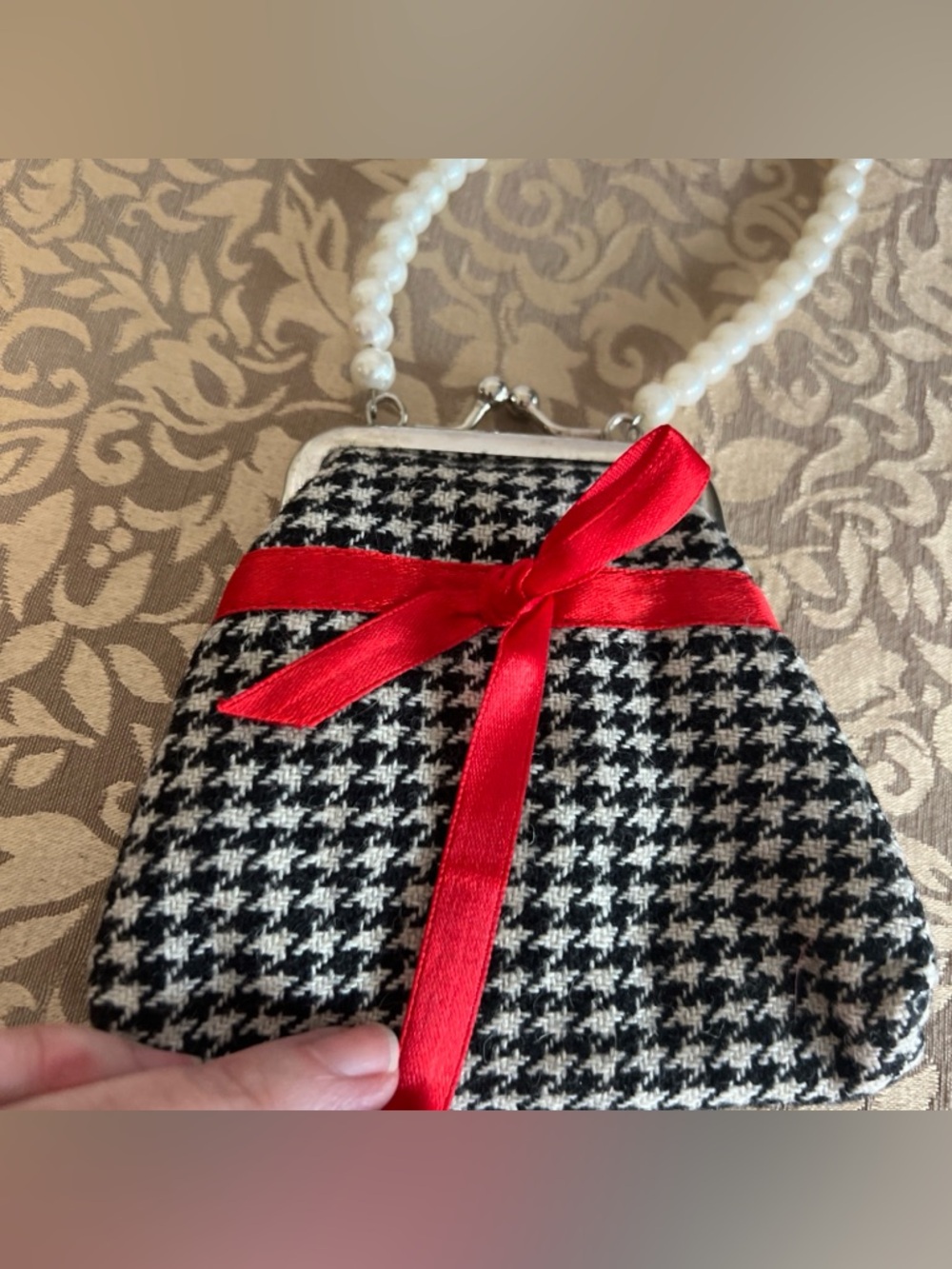 Houndstooth Coin Purse With Faux Pearl Handle And Red Ribbon See Description - Picture 4 of 12